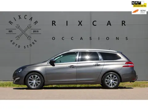 Peugeot 308 SW 1.2 PureTech Blue Lease Premium Panodak Trekhaak