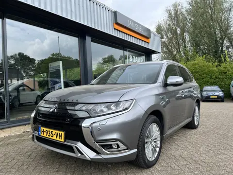 Mitsubishi Outlander 2.4 PHEV Instyle (bj 2020, automaat)