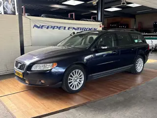 Volvo V70 2.5T Kinetic (bj 2009)
