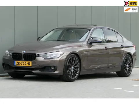 BMW 3-serie 328i xDrive High Executive Schuifdak Memory Leder