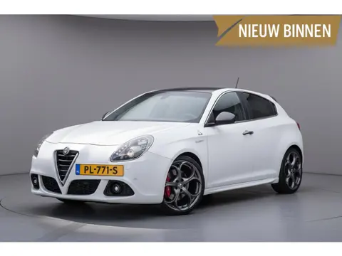 Alfa Romeo Giulietta 1.7 TBi 241pk Quadrifoglio Verde Pano|Bose|Alcantara|Documentatie-aanwezig