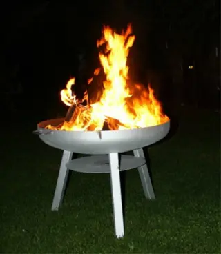 Nieuwe ijzeren vuurschaal incl hitteschild en hoge poten