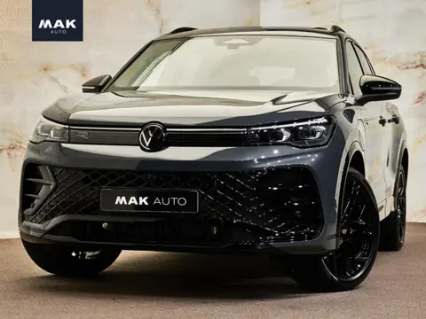 Volkswagen Tiguan 1.5 eHybrid R-Line, 20", pano, massage, ACC, DCC, IQ.Light, Black Style, tr.haak