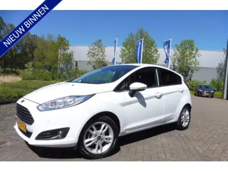 Ford Fiesta 100pk Titanium Airco Stoelverwarming Navigatie Sony-audio in nieuwstaat