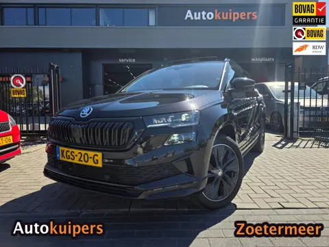 Skoda KAROQ 1.5 TSI ACT Sportline Business | Met panoramadak, adaptive cruise, AppleCarPlay/AndroidA