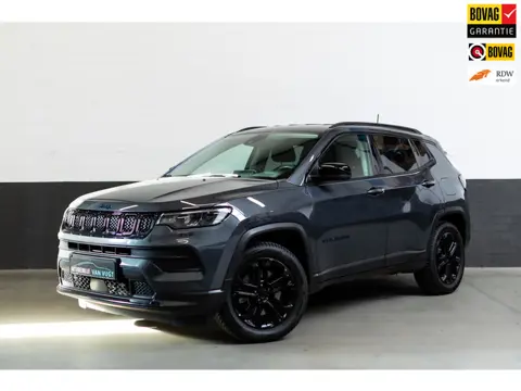 Jeep Compass 4xe 190 Plug-in Hybrid Electric Night Eagle, Apple, camera ect.