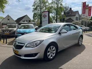 OPEL INSIGNIA 1.6 T COSMO 170PK / LEDER / NAVI / CAMERA / DAB / LED / CRUISE CTR. / STOEL+STUUR VERW.