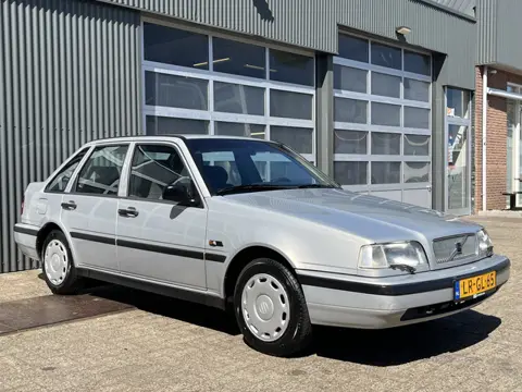 Volvo 440 1.8i Experience NAP Airco Automaat Trekhaak Set winterbanden op velg Distributie recent ve