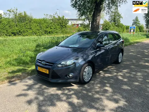 Ford Focus Wagon 1.6 TDCI ECOnetic Lease Titanium 1e Eigenaar Navi Cruise Airco Pdc Voor En Achter