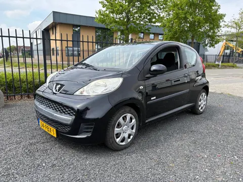Peugeot 107 1.0-12V Millesim 200 | AIRCO (bj 2011)