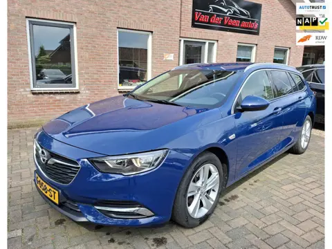 Opel Insignia Sports Tourer 1.5 Turbo Business Executive. Zeer netjes en luxe o.a. camera, trekhaak,