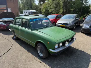 Triumph Dolomite 1850 HL schuurvonds met vele extra onderdelen