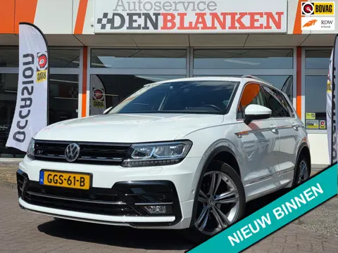 Volkswagen TIGUAN 1.4 TSI 4Motion Highline Business R Line BJ.2018 / Panodak / Navi / 19"Lmv / Trekh