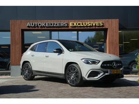 Mercedes-Benz GLA-klasse 200 AMG Line Panoramadak Adapt. Cruise AMG Pakket Ambient Wide Screen