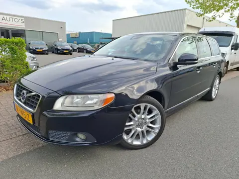 Volvo V70 2.0 T5 Momentum AUTOMAAT/CLIMA/CRUISE/LEDER!