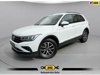 Volkswagen Tiguan 1.4 TSI eHybrid Life * Navigatie * Stoelverwarming * Virtual Cockpit * Adaptieve C
