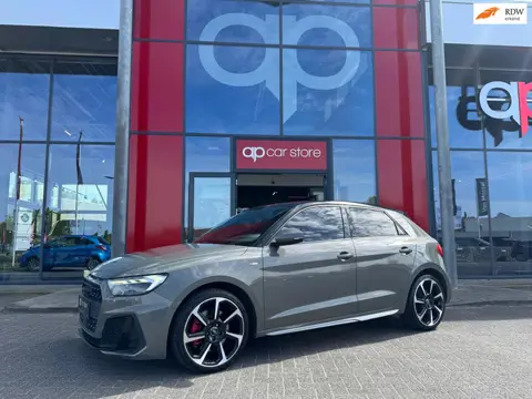 Audi A1 Sportback 40 TFSI 3 x S Line Pro Line S | LED | Camera | Parksens |Carplay | Two Tone
