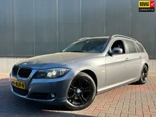 BMW 3-serie Touring 318i Business Line * Navi * Cruise * Climate * Leer * Trekhaak *