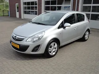 OPEL CORSA 1.4 16v 150 Edition Airco ,Lmv Stoelverwarming