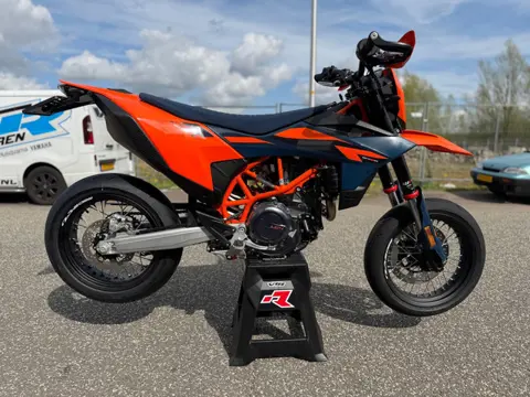 KTM 690 SMC R Supermoto A2 Supermotard NIEUW! BTW motor 2026 model
