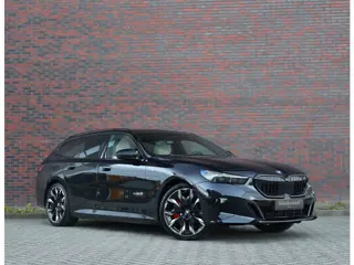 BMW 5 Serie Touring 550e xDrive | Carbonzwart - Bow&Wil - Trekhaak
