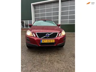 Volvo XC60 2.0 T5 245 PK Momentum Aut / Leer/PDC/STOELVERWARMING/BLUE TOOTH/ELEC STOEL LINKS
