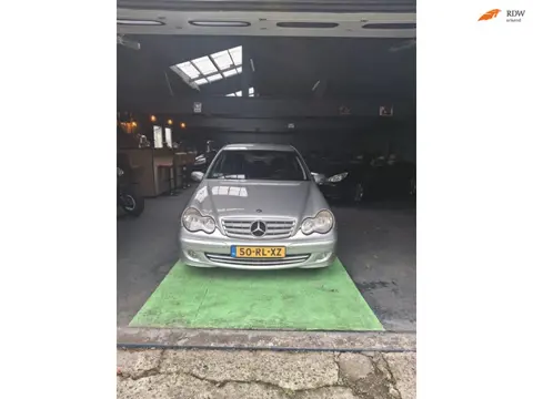 Mercedes-Benz C-klasse 180 K. classic 6 versnelingen