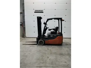 Toyota 1800KG elektrische  Triple sideshift heftruck