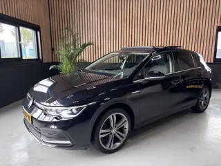 Volkswagen Golf 1.5 eTSI Style PANO! LED! STOELMASSAGE!