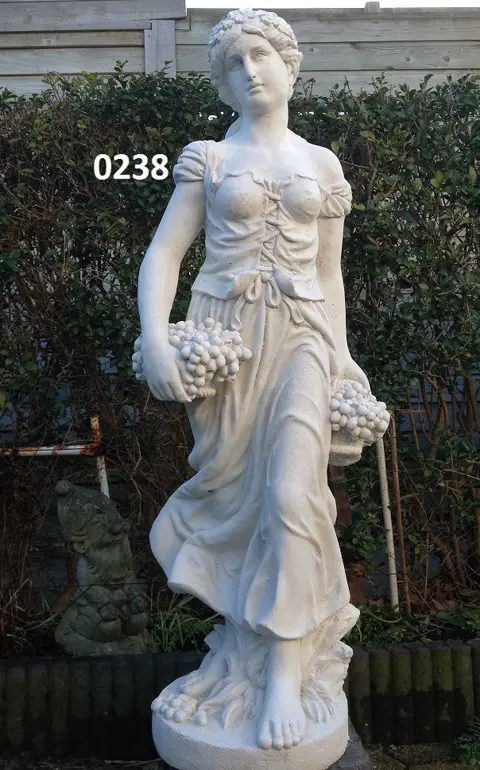 Vrouw met druivenmand. nr 0238.