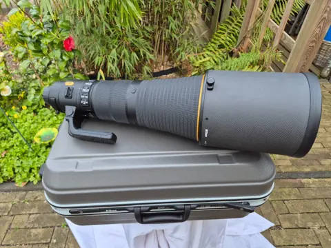 Nikon 600 mm F:4 E FL ED te koop. Als nieuw en erg weinig gebruikt.