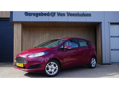 Ford Fiesta 1.0 65pk 5Drs Style Airco Navi Trekhaak 15inch LM Bluetooth *DIS.RIEM V.V.* NL auto 9710