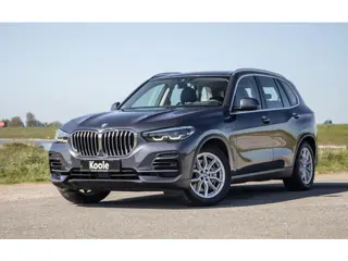 BMW X5 xDrive45e Executive CARPLAY / CAMERA / DEALER ONDERHOUDEN / ZWART LEER / STOELVERWARMING
