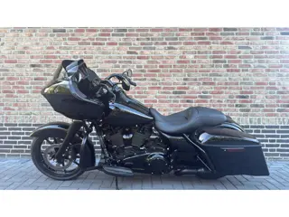 Harley Davidson 114 FLTRX Road Glide CVO Black Out