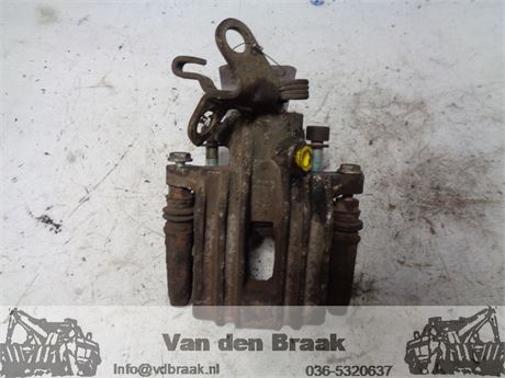 Volkswagen Golf 2003-2008 Remklauw rechts achter