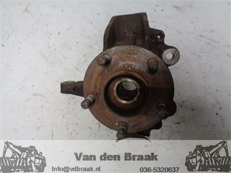 Ford Focus 1.6 16V 2004-2008 Fusee rechts voor