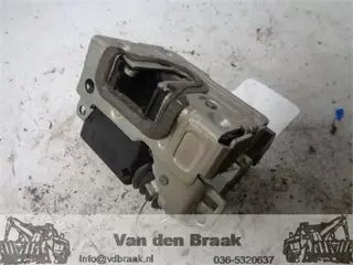 Dacia Duster 2010-2018 Deurslot links voor