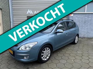 Hyundai I30 CW 1.6i Style Airco / Half leder / Trekhaak / PDC / LMV / APK 01-2027