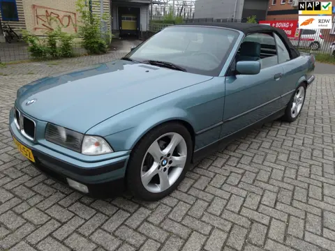 BMW 3-serie Cabrio 320i Automaat Boekjes N.a.p zeer goedestaat