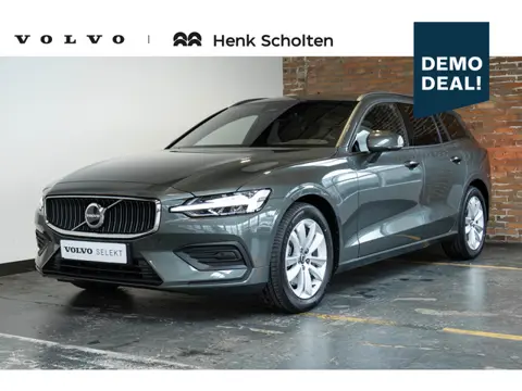 Volvo V60 B4 Essential Edition | Semi Elektrische wegklapbare Trekhaak | Stoelverwarming | Stuurwiel