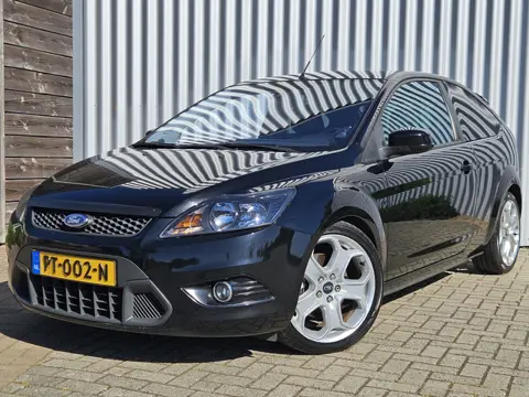 Ford Focus 2.0 Titanium /Stoelverwarming/Airco/Voorruitverwarming!