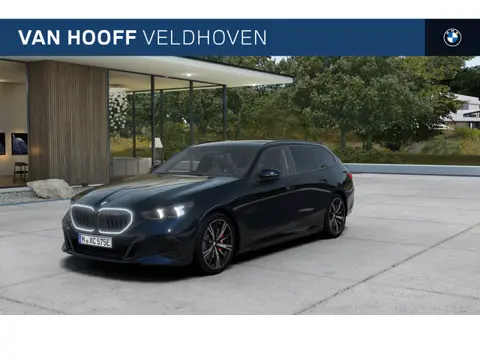 BMW 5 Serie Touring 550e xDrive M Sport Automaat / Panoramadak / Adaptief M Onderstel Professional /
