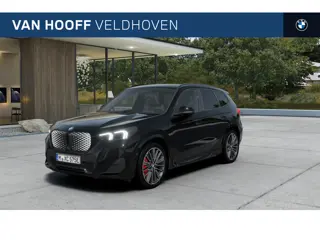 BMW iX1 eDrive20 M Sport / Trekhaak / Panoramadak / Sportstoelen / Comfort Access / Head-Up / Harman
