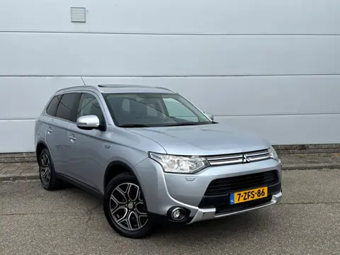 Mitsubishi Outlander 2.0 PHEV Instyle X-Line (bj 2015) LEER|NAV|CAM|SDAK|EXPORTPRICE