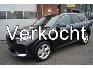 BMW X1 SDRIVE 18I BUSINESS EDITION NIEUW MODEL SEPT 2023 DEALER ONDERHOUDEN 4X ZGAN BANDEN CAMERA FU