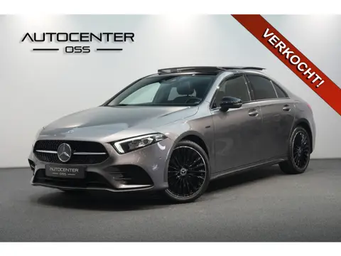 Mercedes-Benz A-Klasse 250 e Limousine AMG ✅ Pano ✅ 19" ✅ Camera ✅ Navi ✅ Carplay ✅ BTW