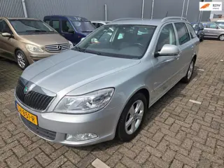 Skoda Octavia Combi 1.6 TDI Greentech Elegance Business Line Leer stoelen