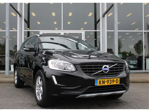 Volvo XC60 D4 191PK Automaat FWD Summum | Afn. Trekhaak | Cruise conrol | PDC Achter | Verw. Voorsto
