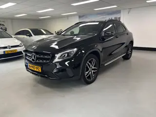 Mercedes-Benz GLA 180 Premium Panorama 360 camera Memory Trekhaak Leer Led