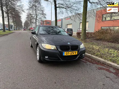 BMW 3-serie Touring 318i Business Line zeer nette bmw